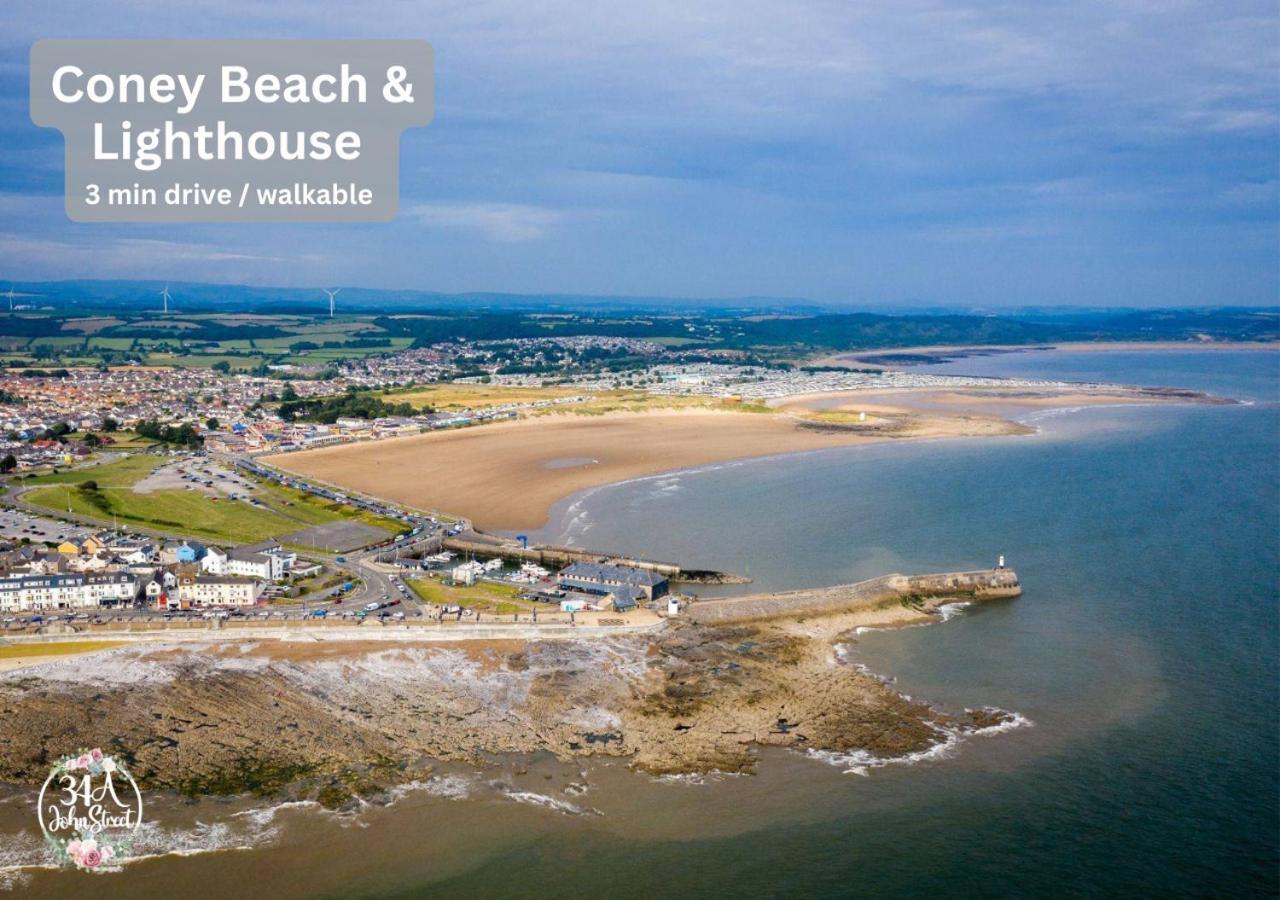 Ocean Escape 200m From The Sea, High Spec Town Centre Entire Flat, 3 Bedrooms, Tvs Apartment Porthcawl