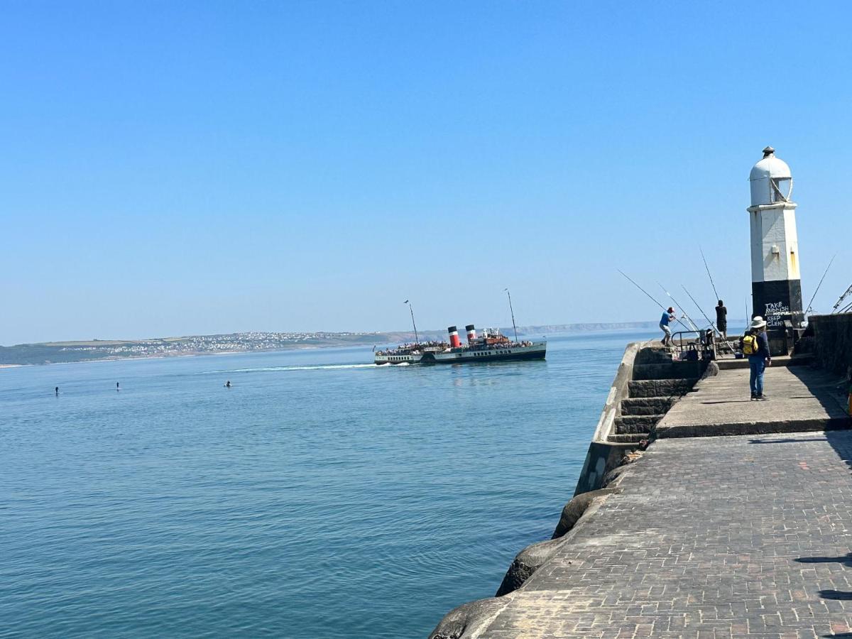 Apartment Ocean Escape 200m From The Sea, High Spec Town Centre Entire Flat, 3 Bedrooms, Tvs *