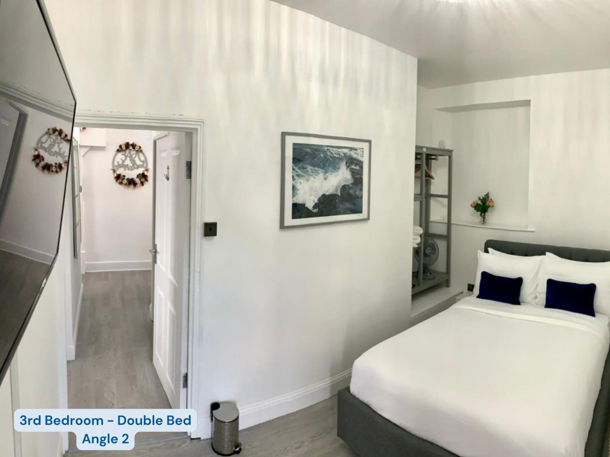 Ocean Escape 200m From The Sea, High Spec Town Centre Entire Flat, 3 Bedrooms, Tvs