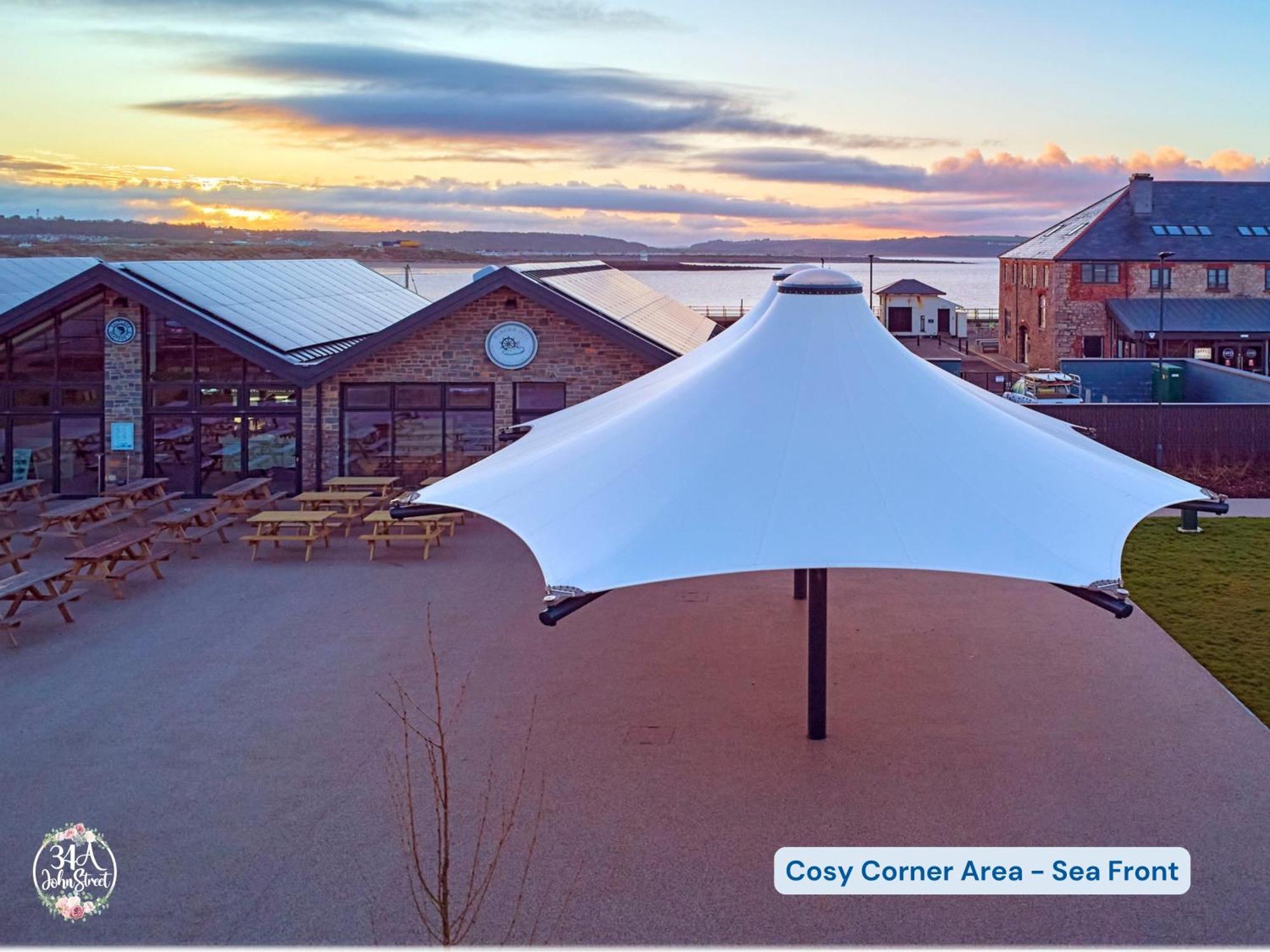 Apartment Ocean Escape 200m From The Sea, High Spec Town Centre Entire Flat, 3 Bedrooms, Tvs *