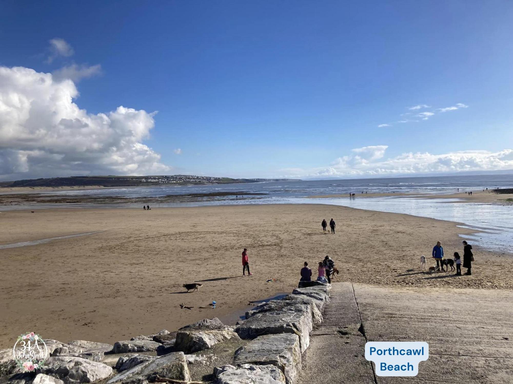 Ocean Escape 200m From The Sea, High Spec Town Centre Entire Flat, 3 Bedrooms, Tvs Apartment Porthcawl